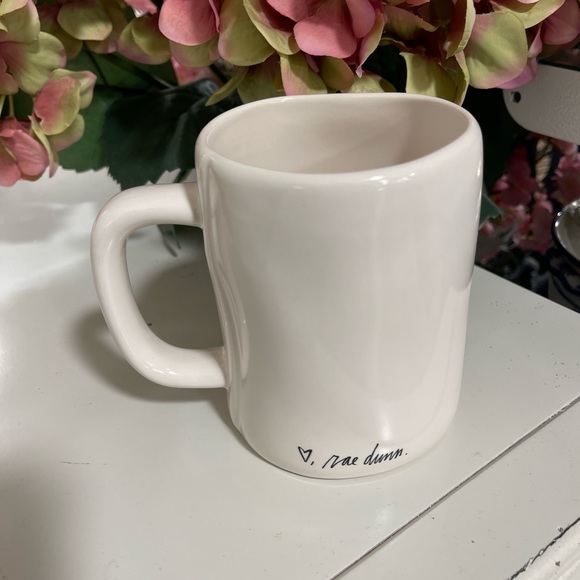 Rae Dunn Valentine Heart Oh La La Ceramic Coffee Mug Cup NEW - Picture 2 of 3